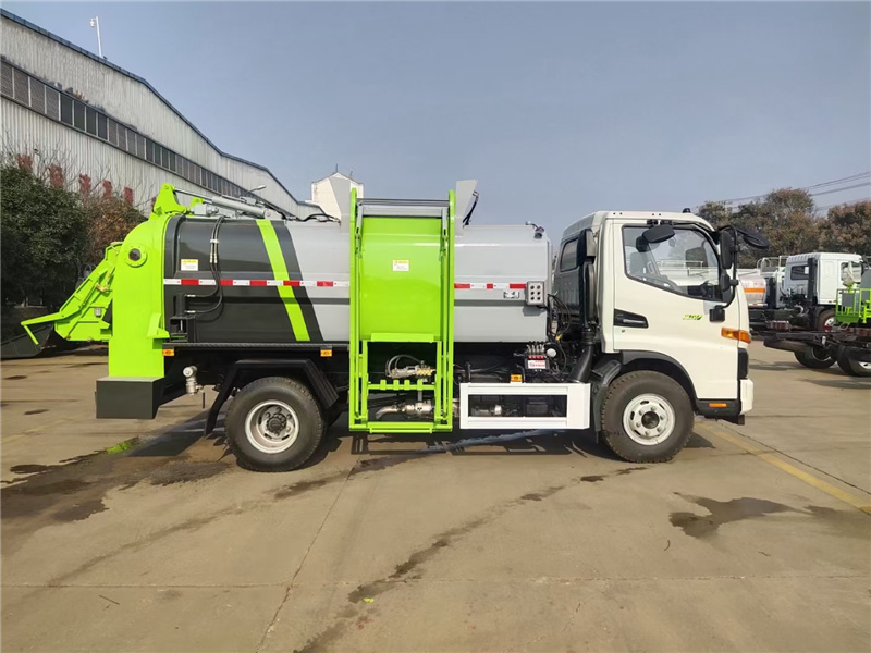 江淮7方餐厨垃圾车（方罐）