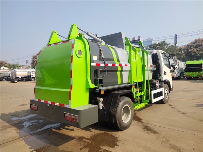 江淮7方餐厨垃圾车（方罐）